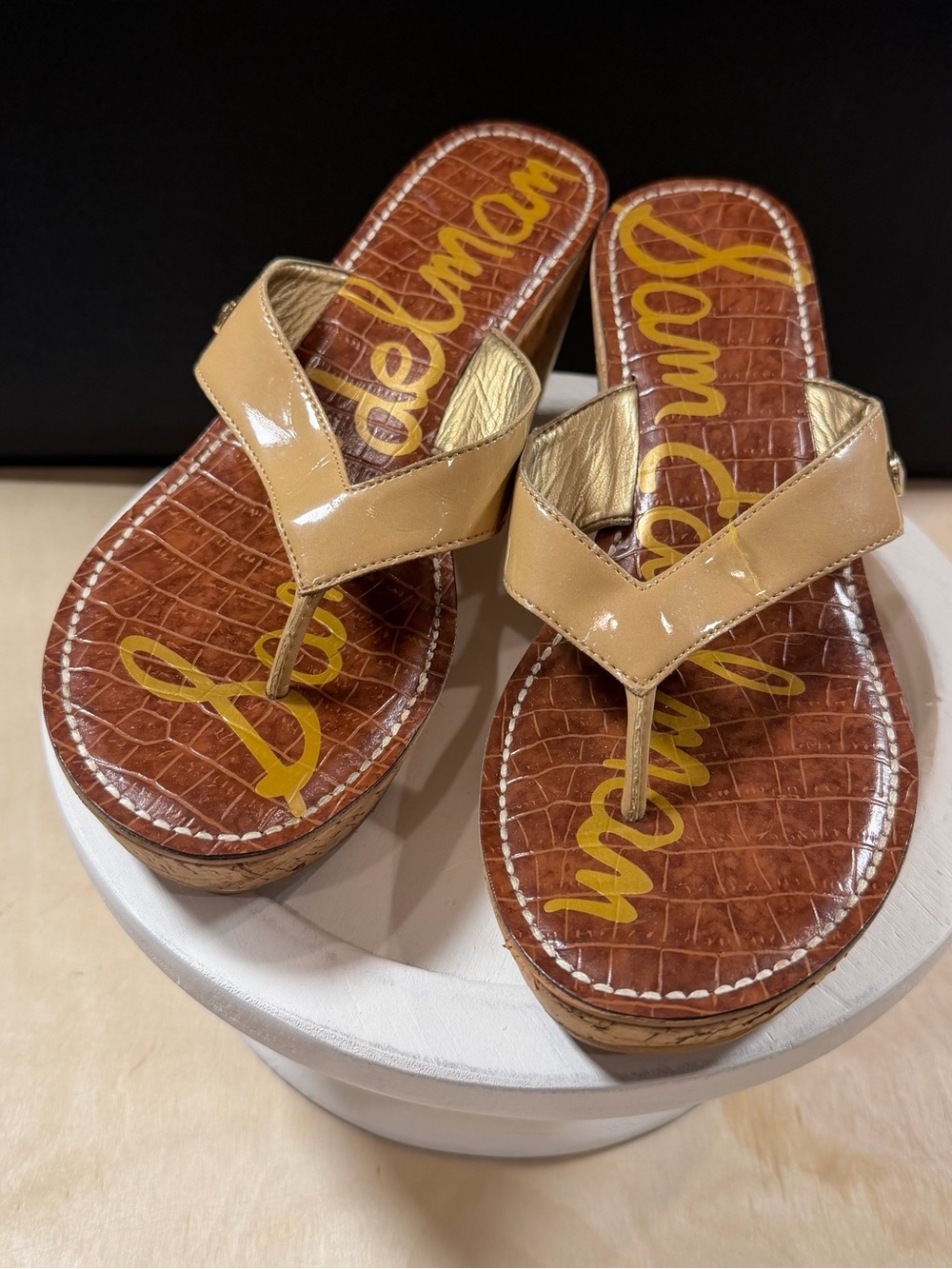 Women’s Sam Edelman Romy Beige Patent Leather Platform Thong Sandal Size 10M
